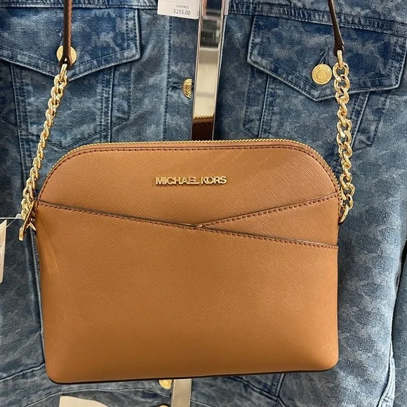 MICHAEL KORS 
Jet Set Travel Medium Dome Crossbody Bag XCROSS XBODY
Luggage 
NWT - Picture 15 of 16